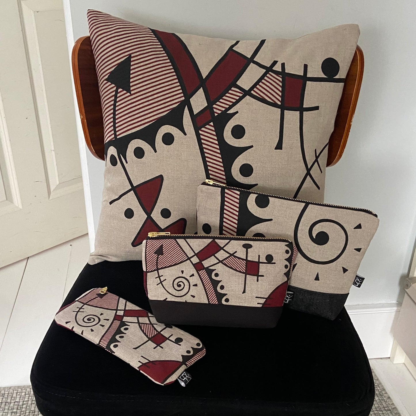 Jazz medium washbag in deep red
