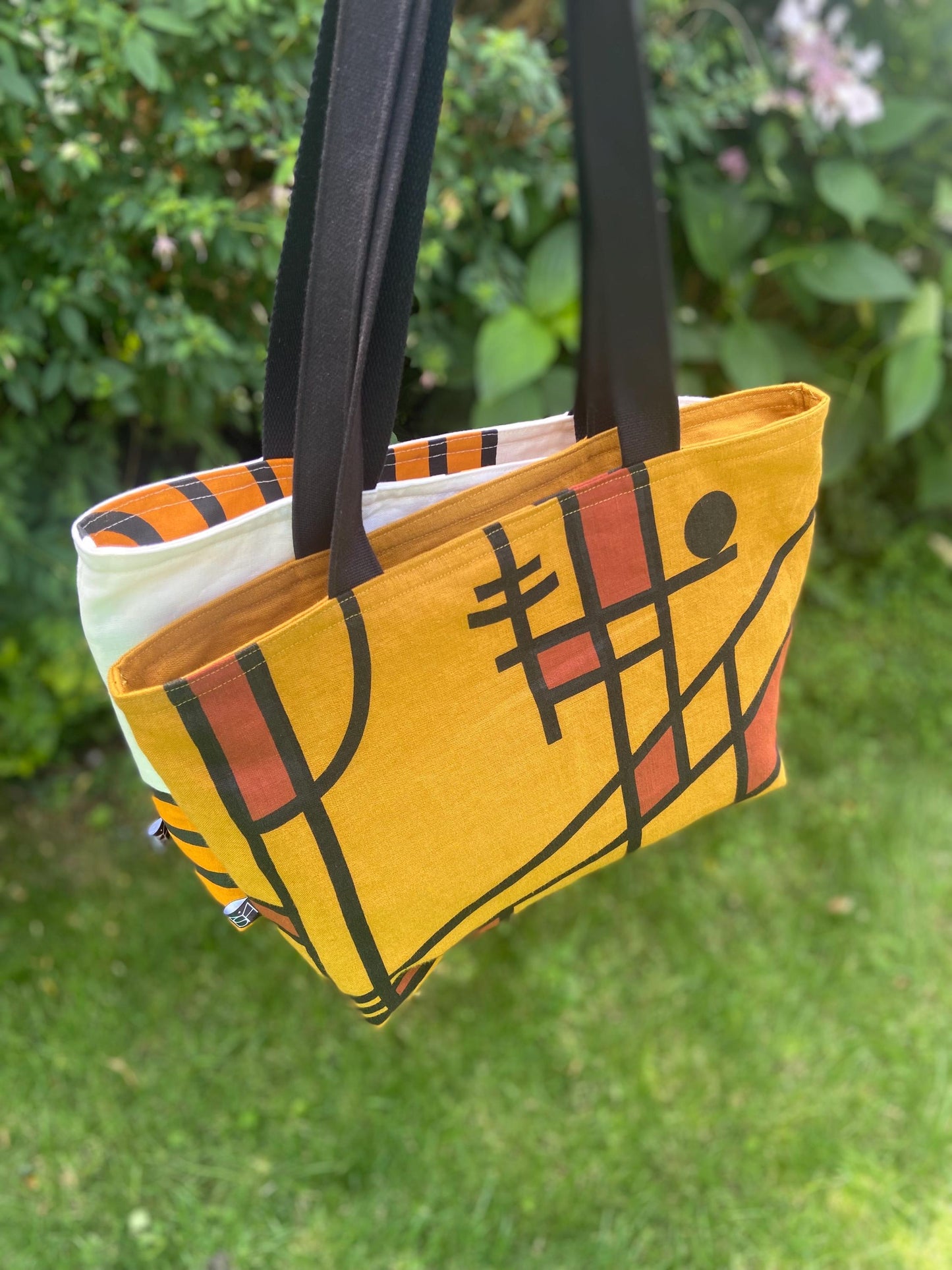 Curve Tote bag in mustard