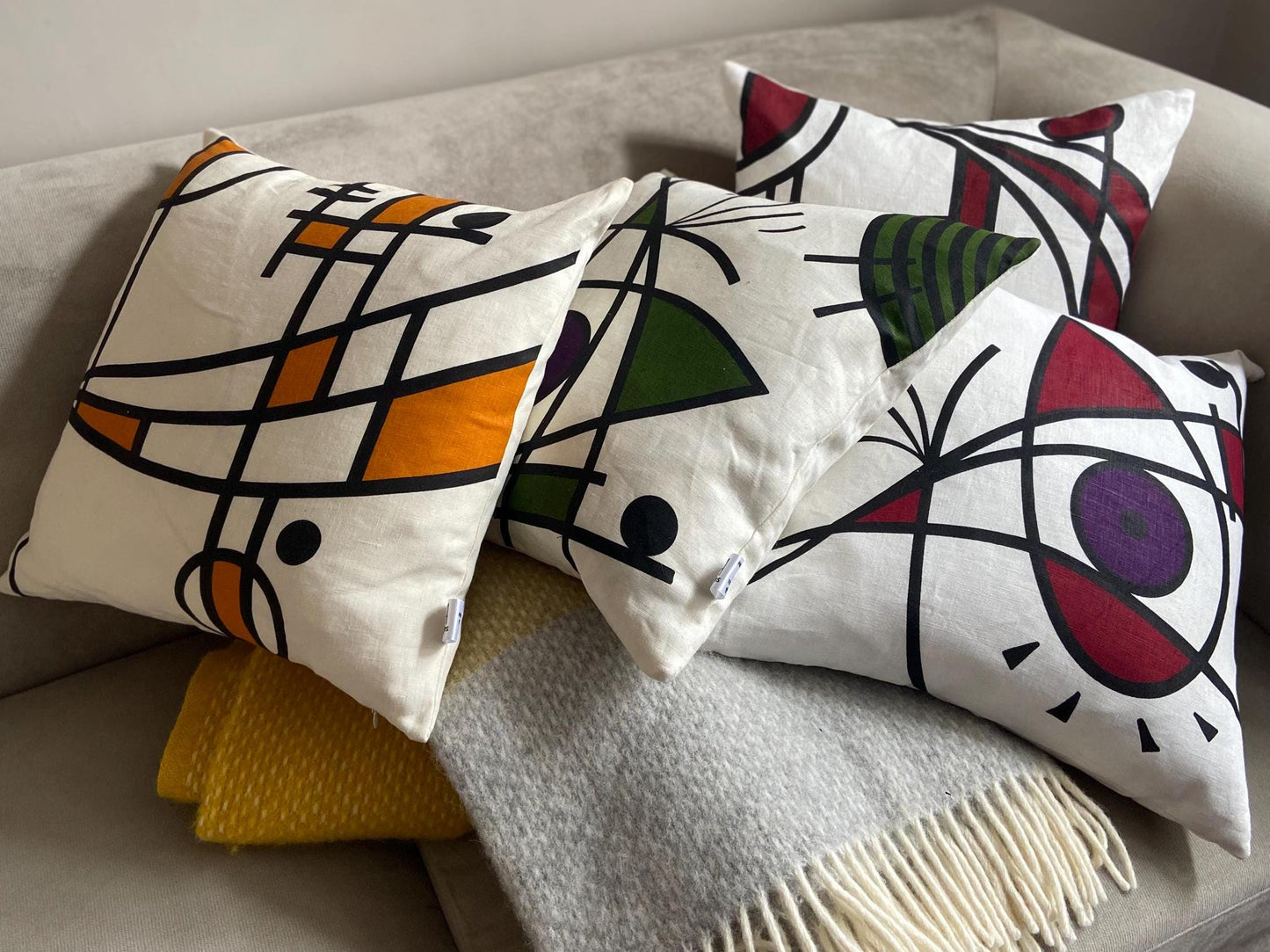 Curve cushion in ochre
