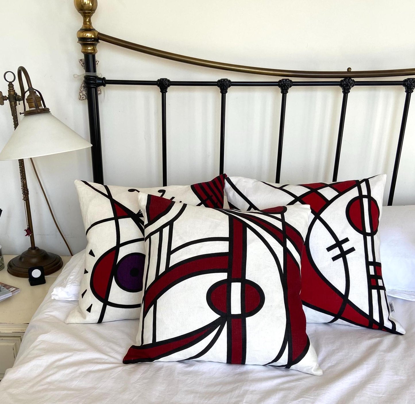 Bloom cushion in burgundy