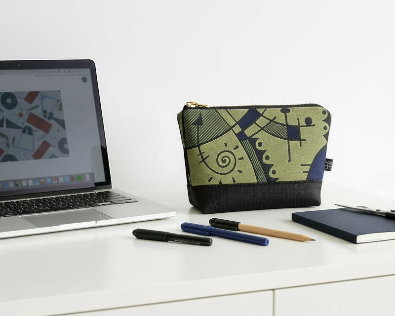 Jazz medium washbag in deep blue on green