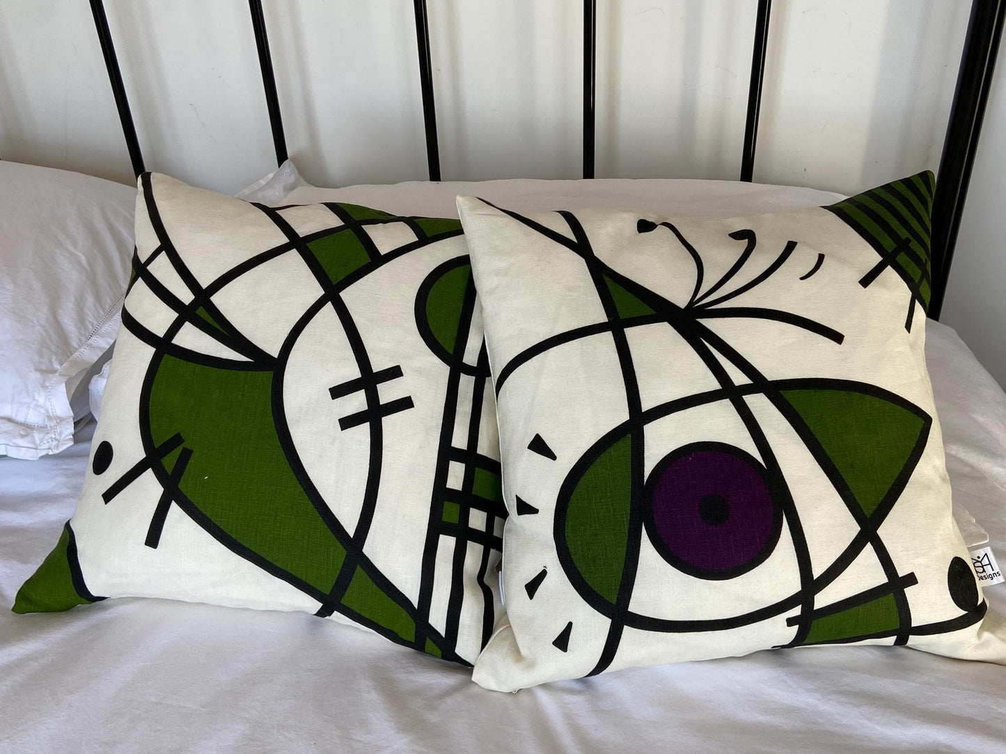 Luna cushion in olive