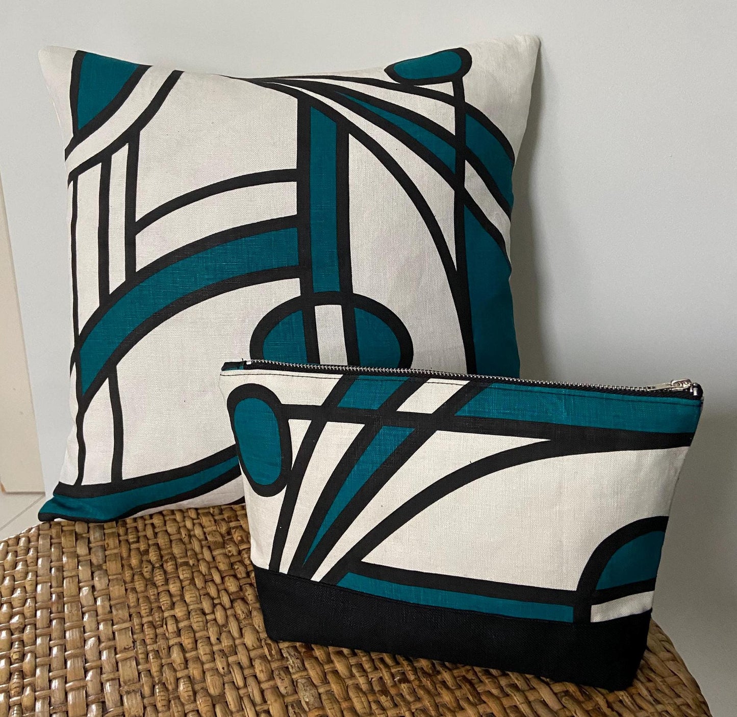 Bloom cushion in teal