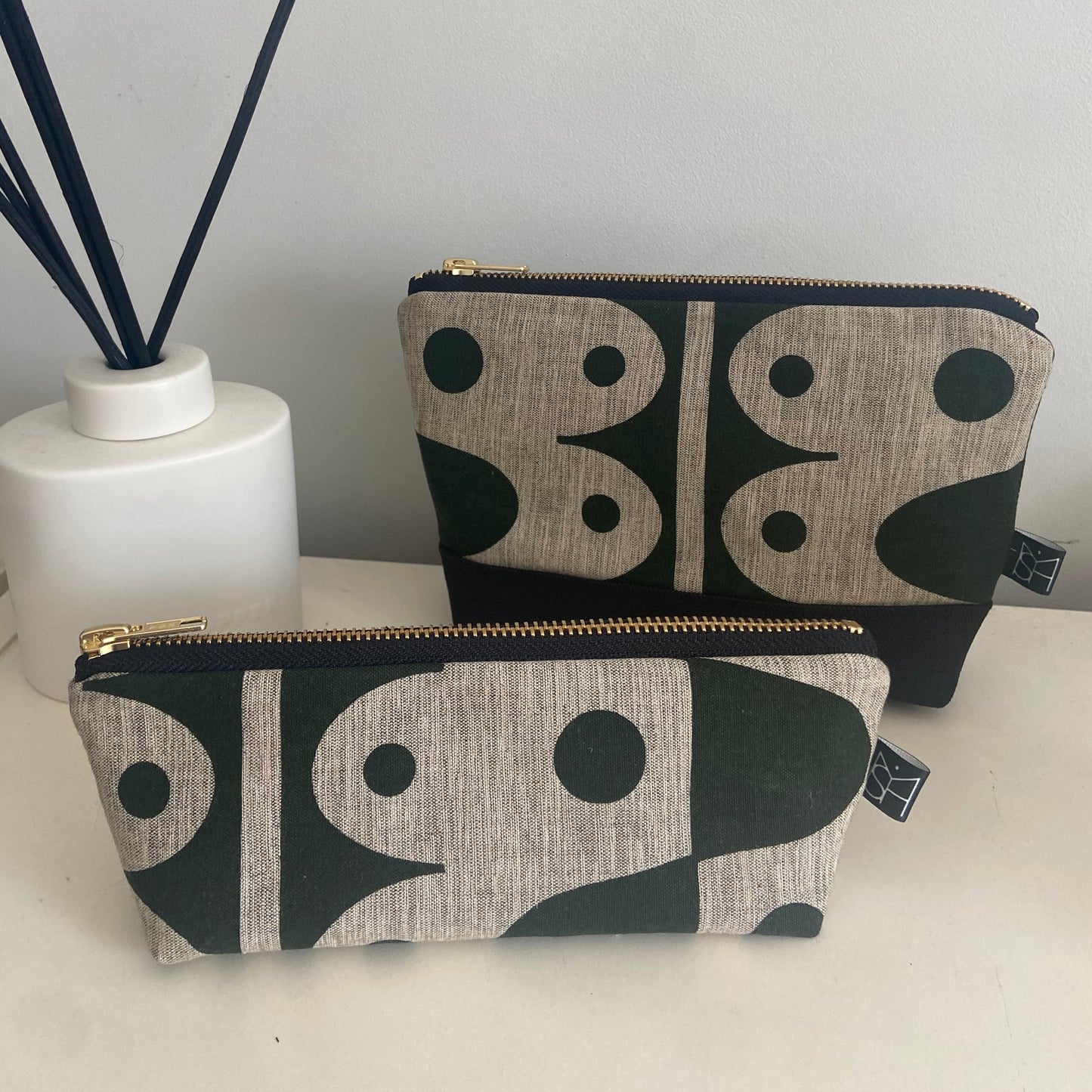 Rhythm medium washbag in green