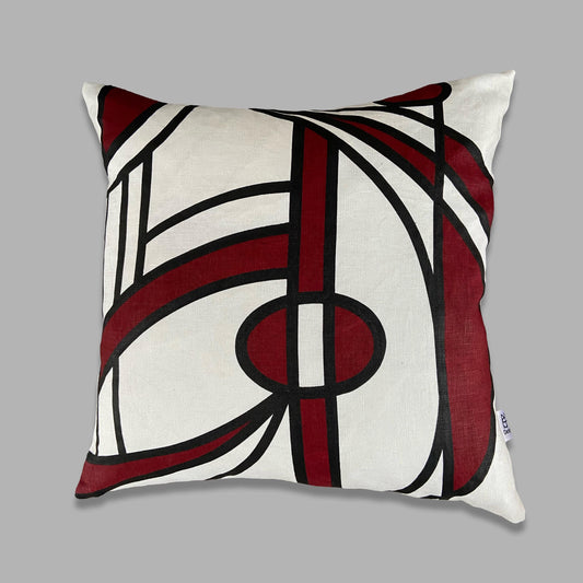 Bloom cushion in burgundy