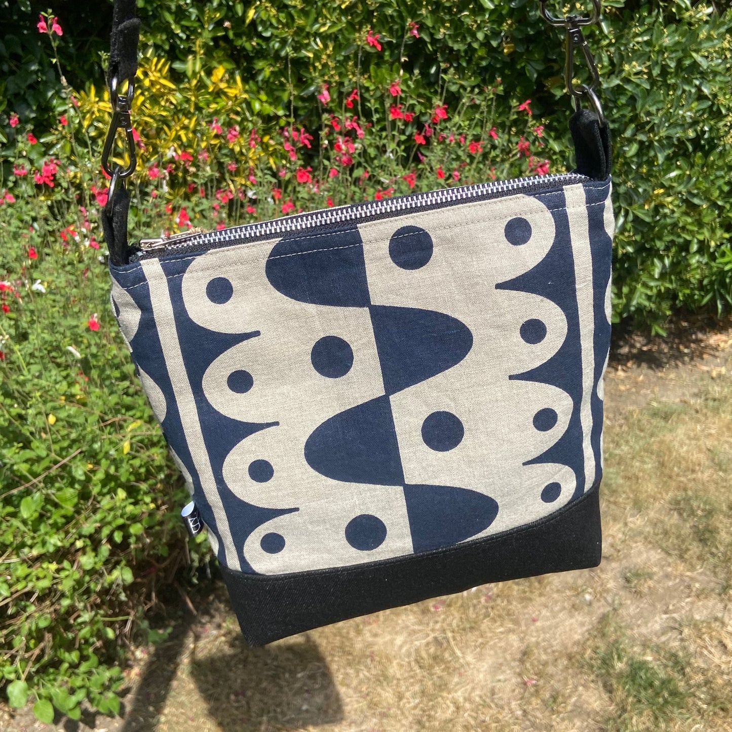 Rhythm Cross-body bag in deep blue