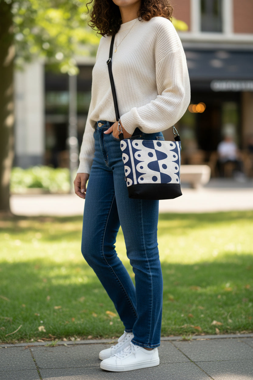 Rhythm Cross-body bag in deep blue