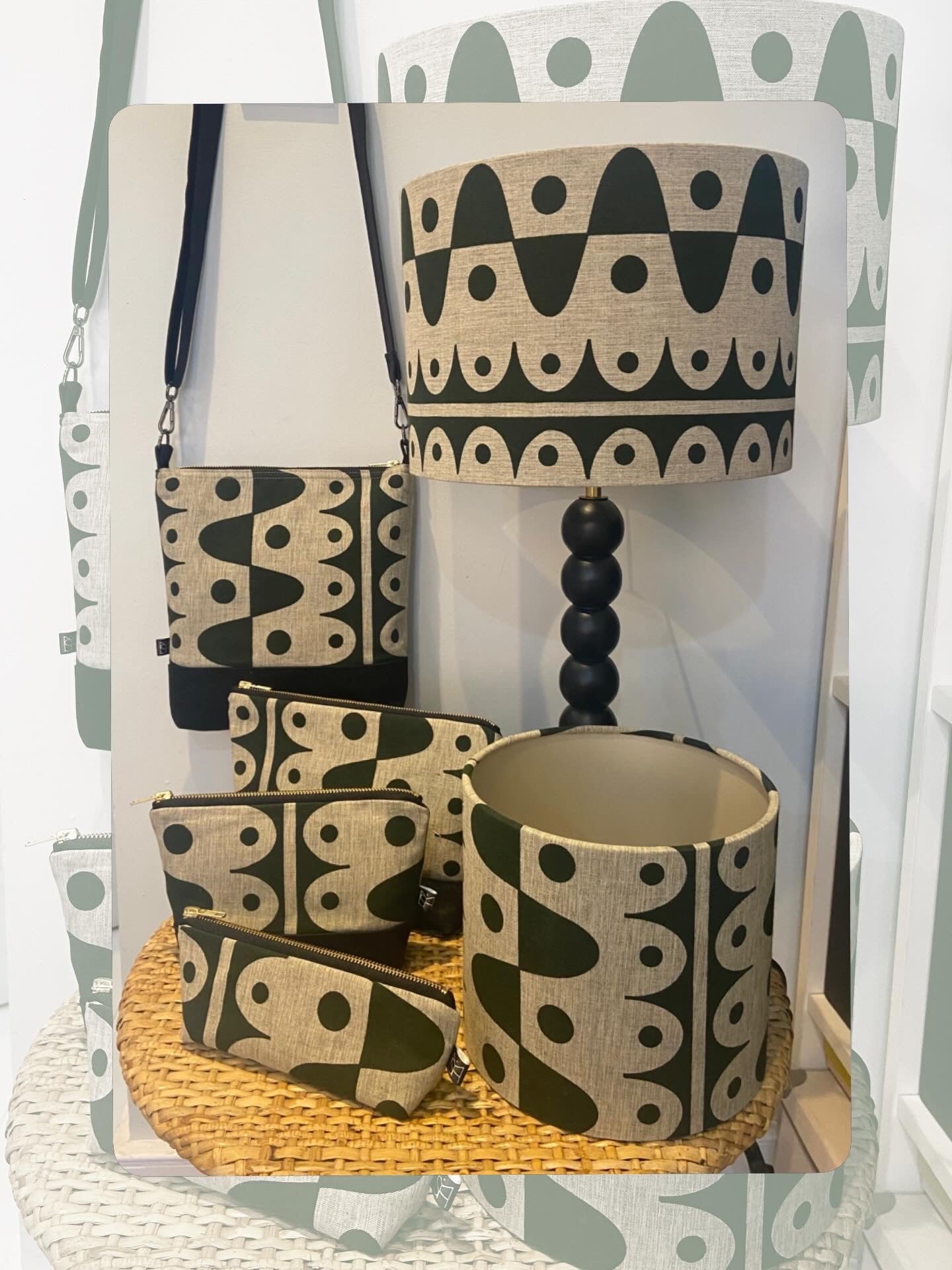 Rhythm medium washbag in green