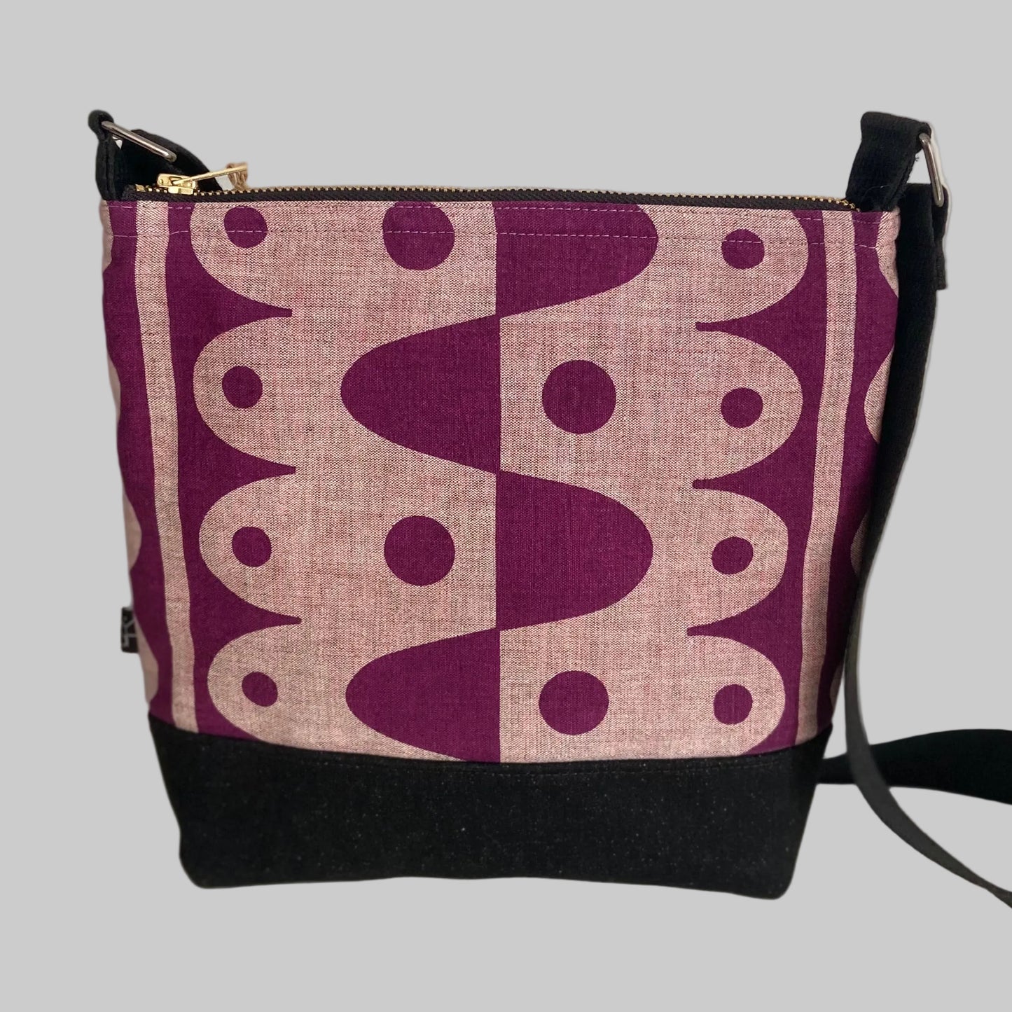 Rhythm Cross-body bag in Plum