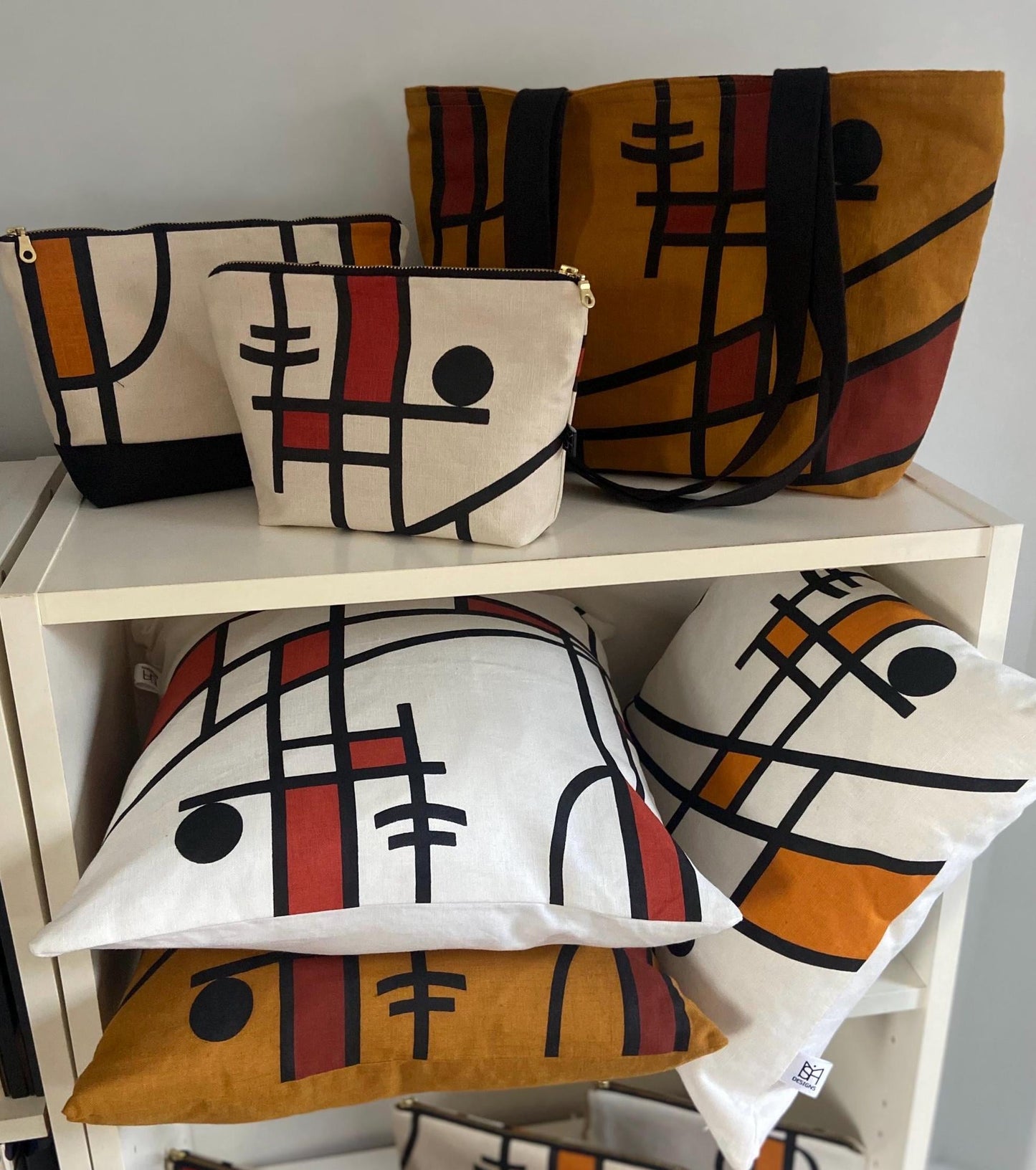 Curve cushion in sienna